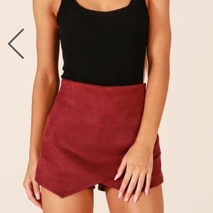 NWT showpo no doubt skort in wine suedette